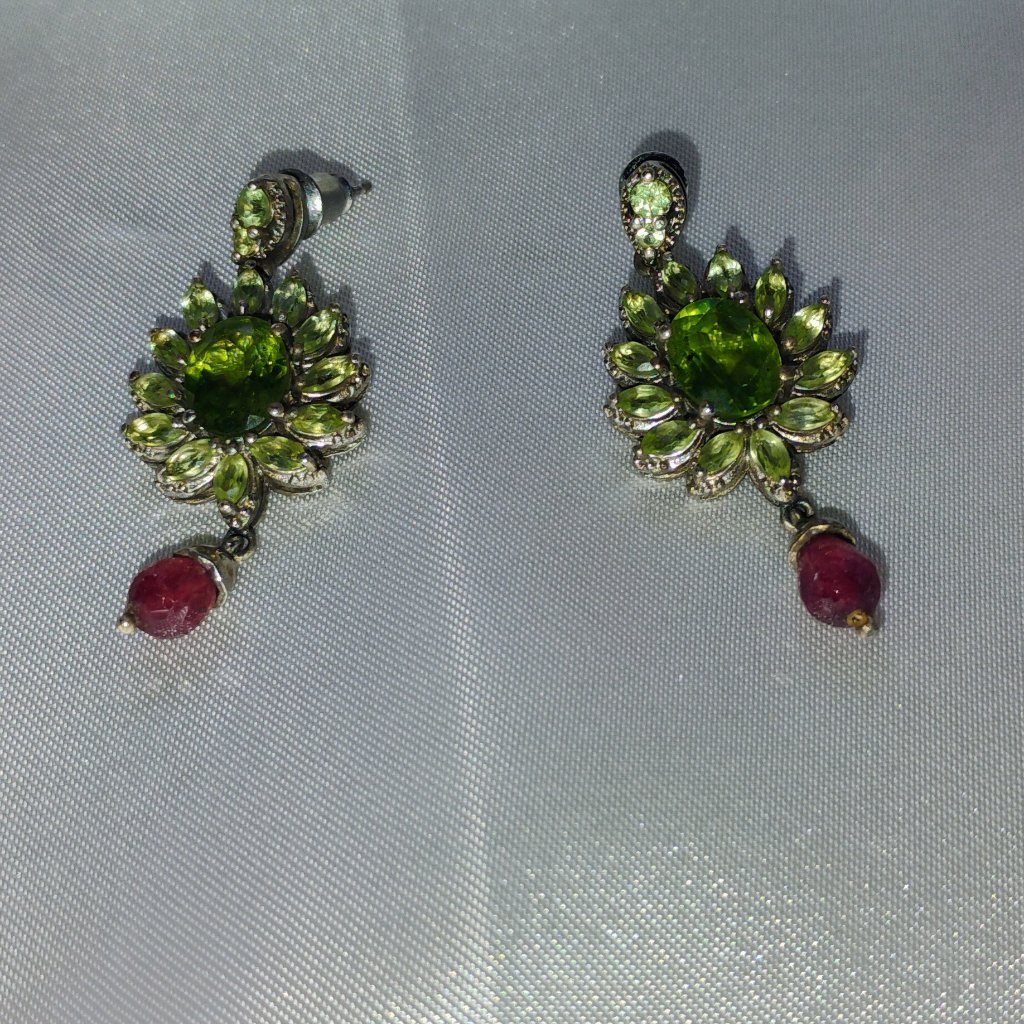 Peridot And Garnet Dangling Earrings In Sterling Silver